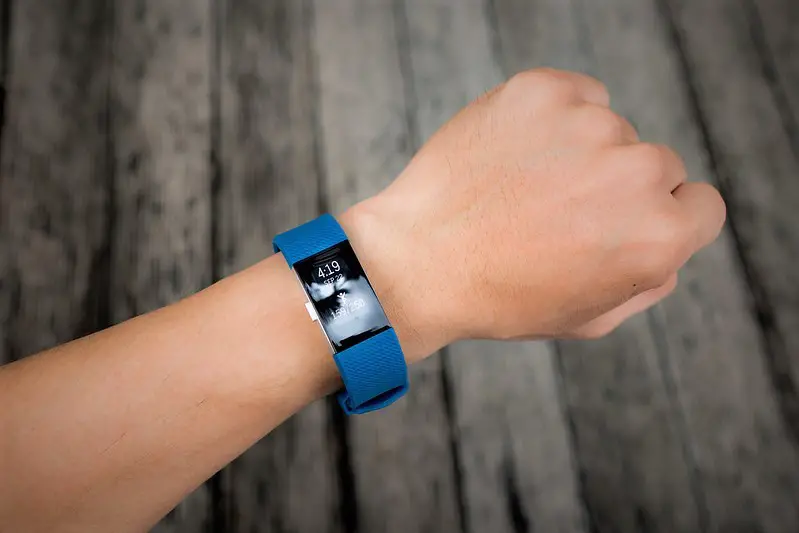 Charge edition | Smart Wearables by fitbit